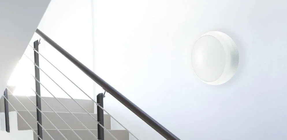 LED Lamp Trap